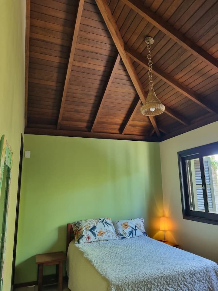 השקט וההרמוניה שהחדר הזה מביא, זה לא מציאותי!!! הנוף יפה ומיזוג האוויר שקט מאוד. 