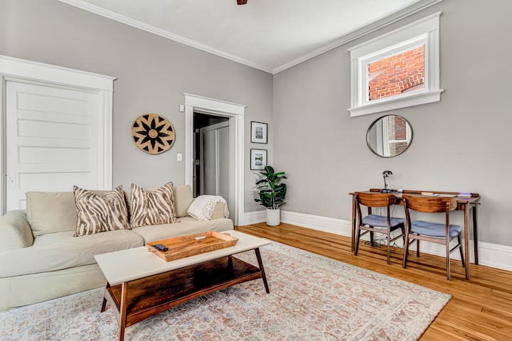 Spacious Flat In Heart Of Historic Richmond Fan - Texas Beach, VA