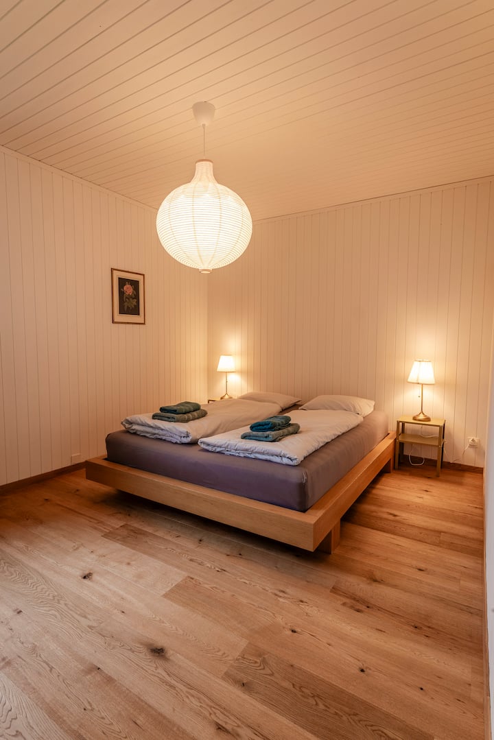 Schlafzimmer 1