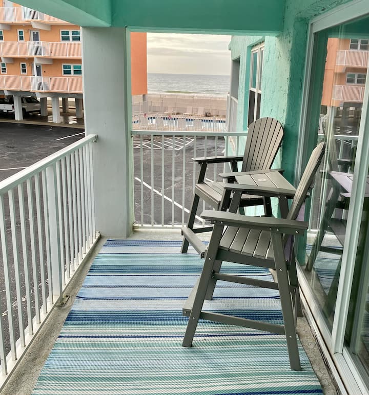 Steps To The Beach - Heated Pool - Free Parking - Gulf Shores, AL