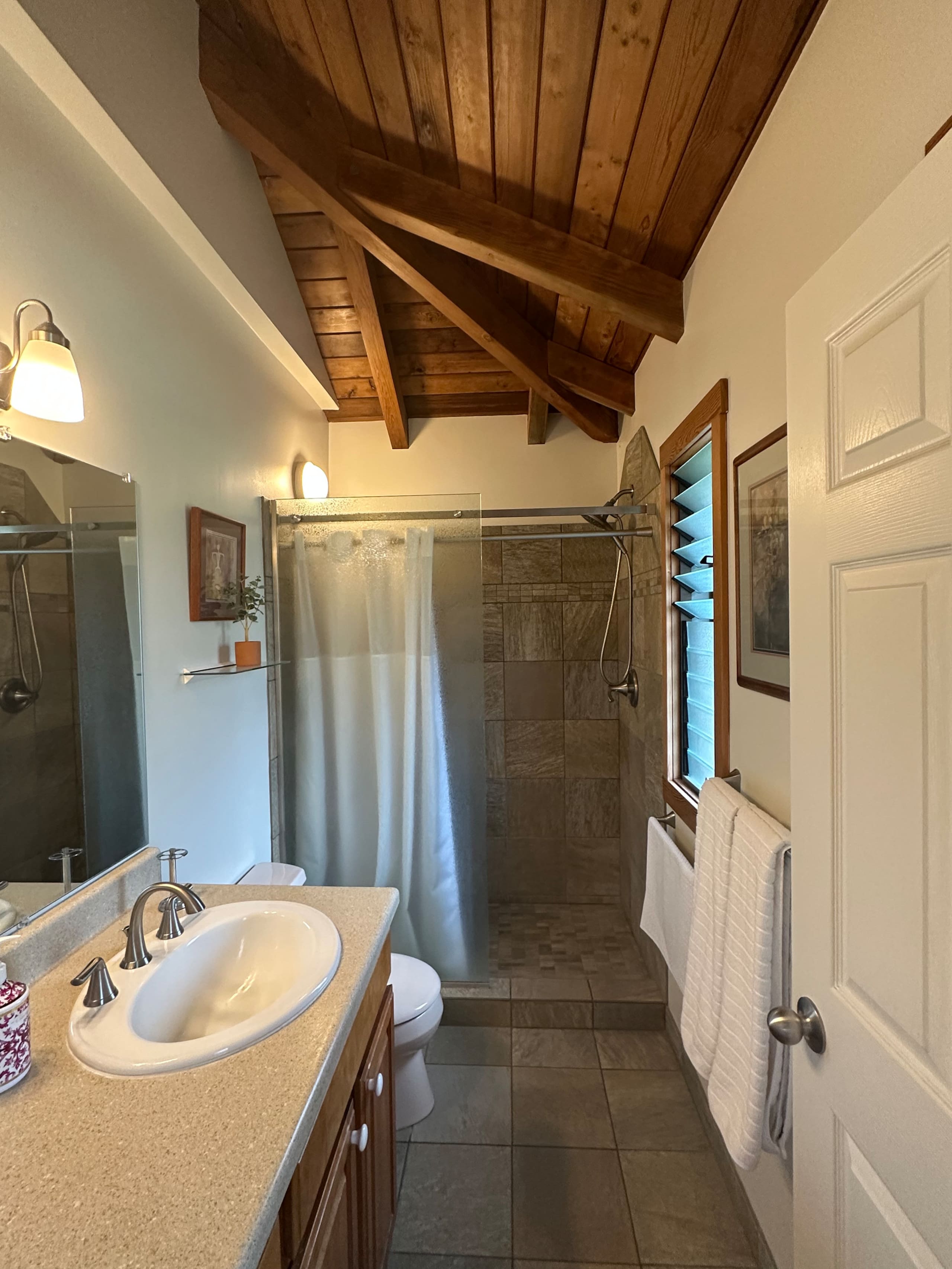 Home in Kailua-Kona · ★4.97 · 2 bedrooms · 2 beds · 3 baths - Image 25