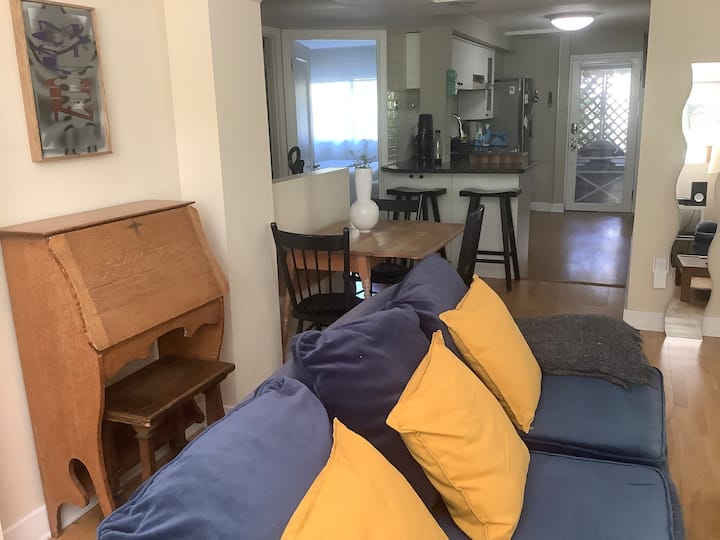Comfortable Garden Home In Central Vancouver - Vancouver
