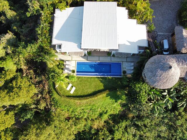 Espectacular villa en Tamarindo con vista al mar