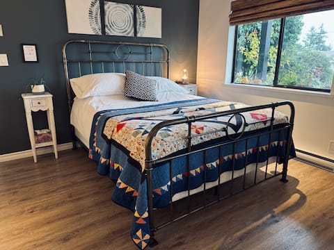 Popular Airbnb listing: Wave West Nest – Charming 3 Bed Suite and Spa Bath in Comox Valley