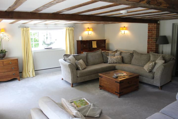 Spacious Estate Retreat + Hot Tub | Waveney Valley - Beccles
