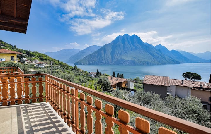 3 bedroom lovely apartment in Riva di Solto