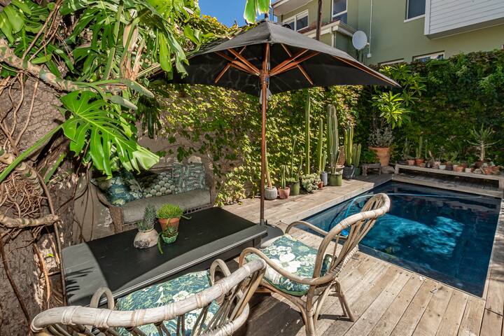 The Escapade gallery image 3