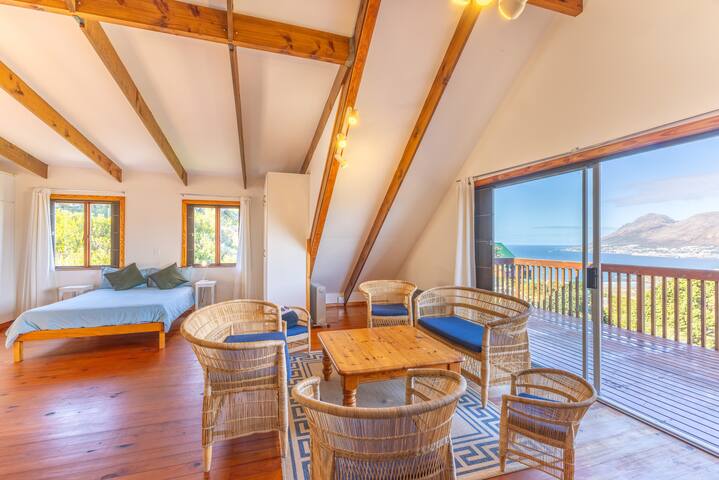 Mountain Home with Ocean Views and Power Backup gallery image 4