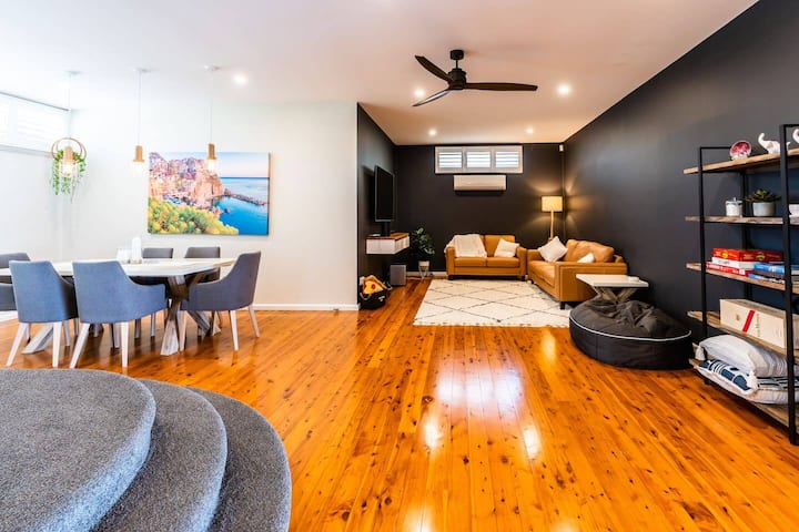 On The Corso—sun-soaked Serenity With Lake Access - Toukley