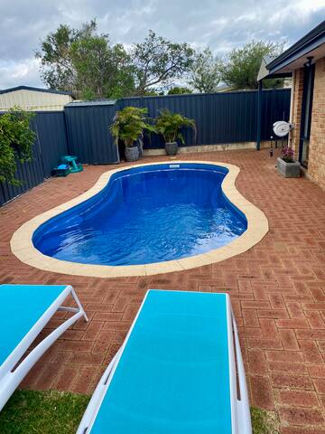 Royal Oaks Resort with Swimming Pool gallery image 2