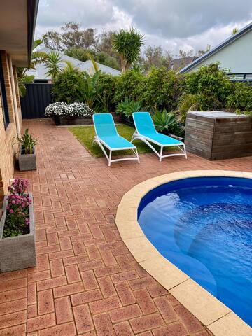 Royal Oaks Resort with Swimming Pool