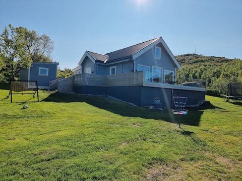 The perfect place for Aurora. Outdoor sauna/tub.