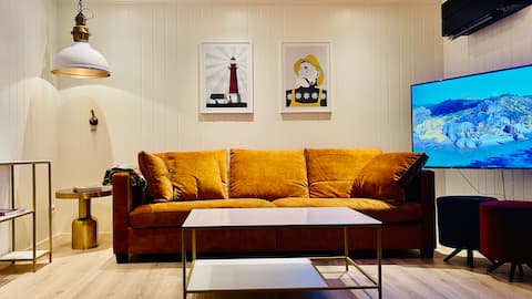 Familyfriendly-modern, in the fishingtown Stamsund