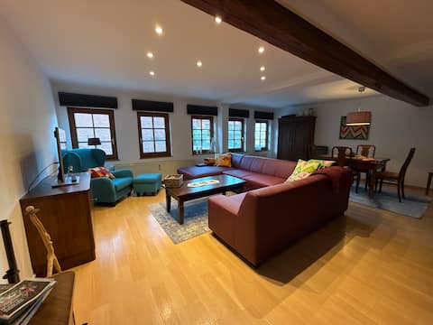 Popular Airbnb listing: Large apartment in the center of Wartburgstadt. in Eisenach