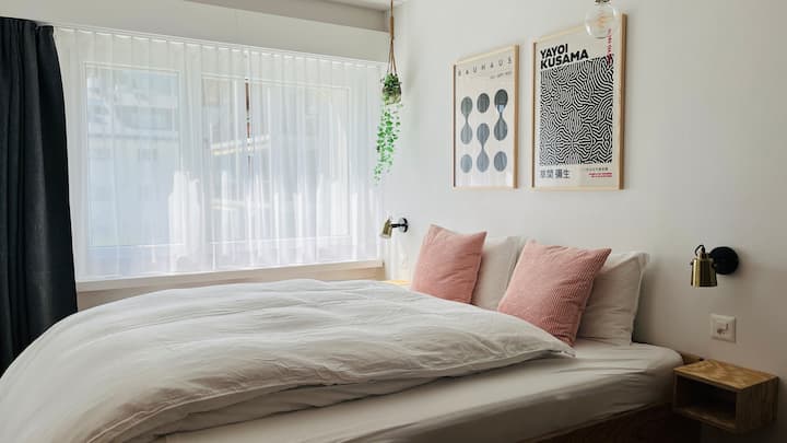 Habitación principal con cama de 180 x 200 cm