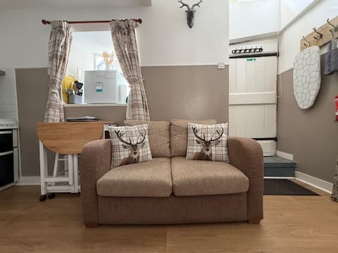 Popular Airbnb listing: The Annex in Belford tiny place with a big heart in Belford