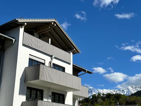 Top Airbnb: Alpenglueck Garmisch, attic holiday apartment in Garmisch Partenkirchen