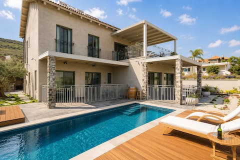 Terra Nova – Villa with Pool, Sauna & Safe Room