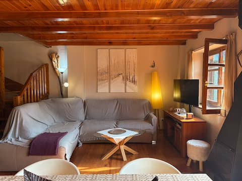 Successful Airbnb property: Triplex, fireplace and Wi-Fi: comfort - Puig Falcó 1 in La Vall De Boí