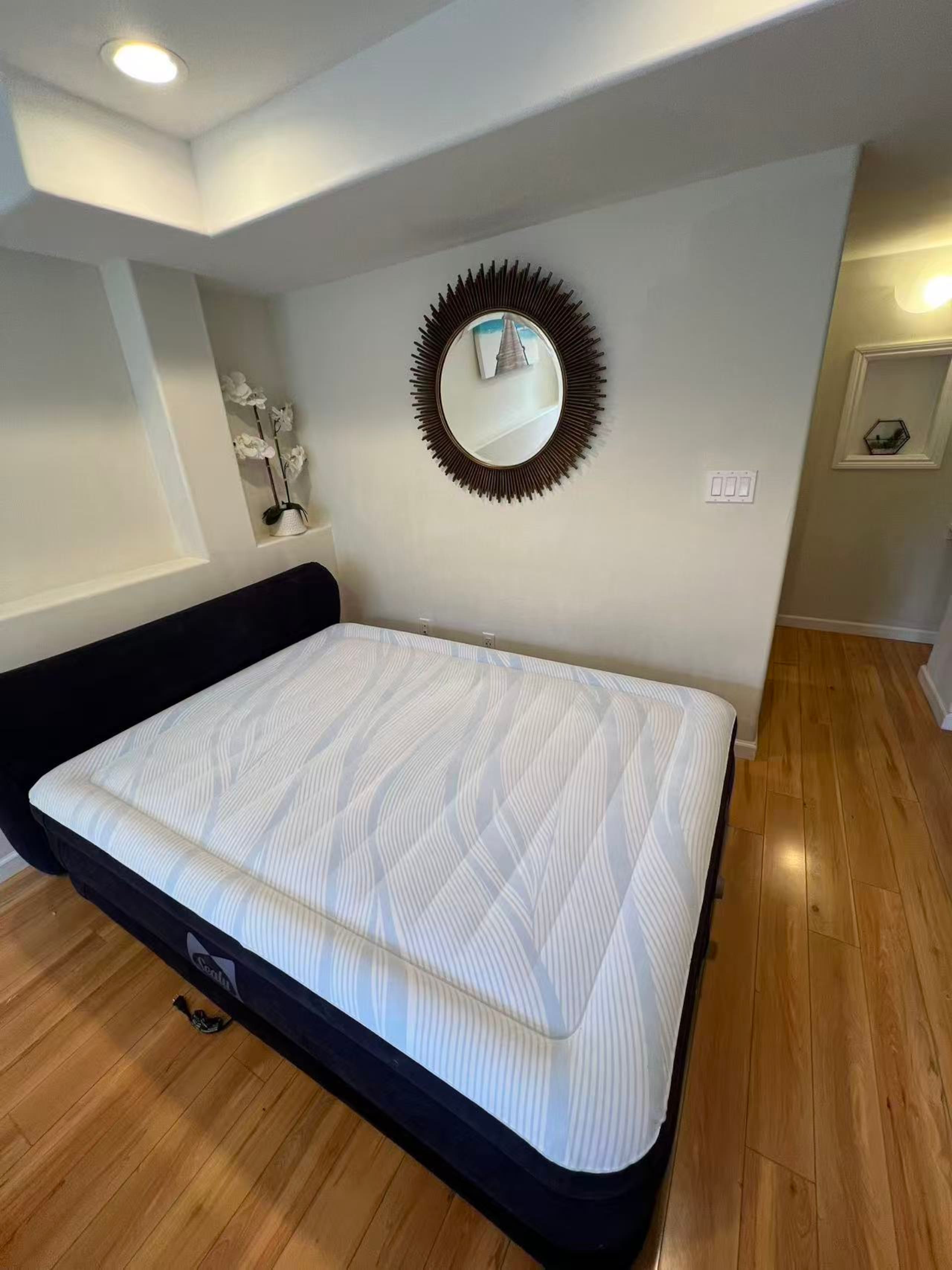 Home in San Francisco · ★4.84 · 2 bedrooms · 2 beds · 2 baths - Image 26
