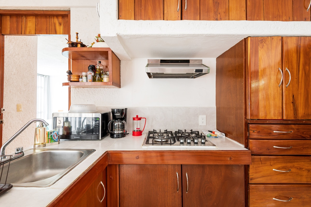 Propiedad de Airbnb exitosa: Peaceful+comfy park terrace suite. 8 mins to beach en Supermanzana 4