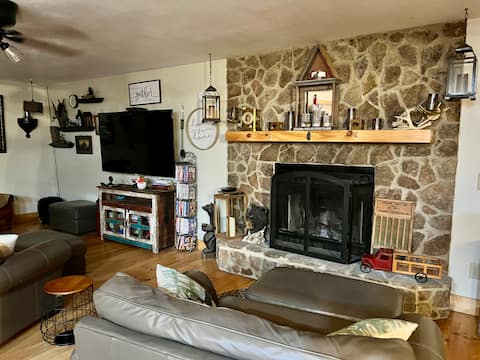 Successful Airbnb property: Pet-Friendly Creekside Cabin Fire Pit • Smoky Mtns in Bryson City / Great Smoky Mountains