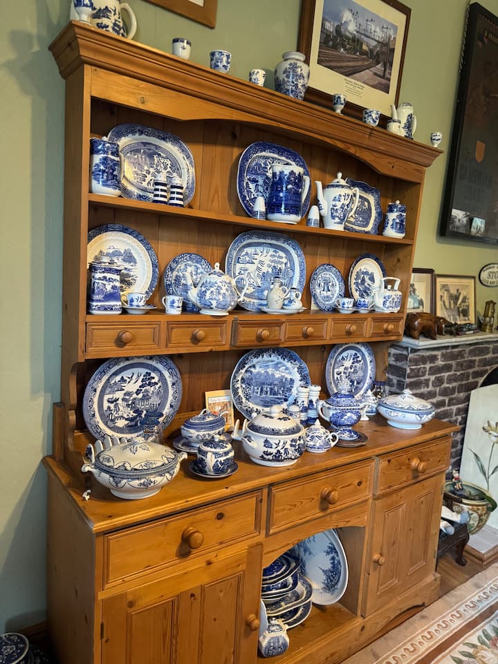Cambrian Arms - Blue Room - Builth Wells