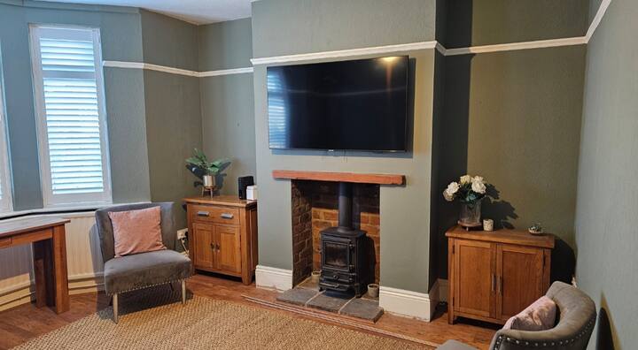 Great Quiet Location, 2 Mins From M4 - Newport