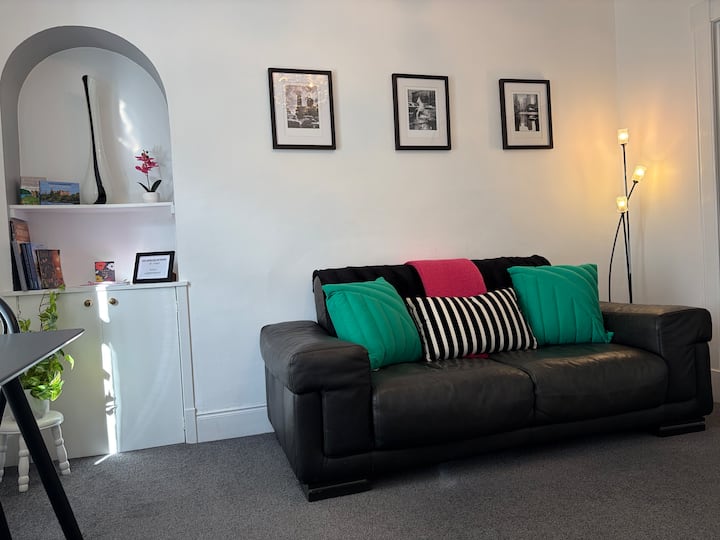 High Spec. One-bed Crown Apartment (Free Parking) - Inverness