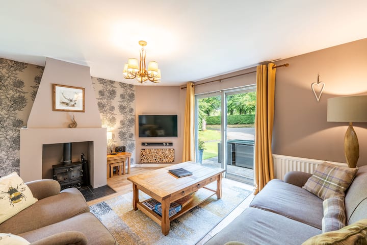 Highland Club Pet Friendly Cottage At Loch Ness - Invergarry