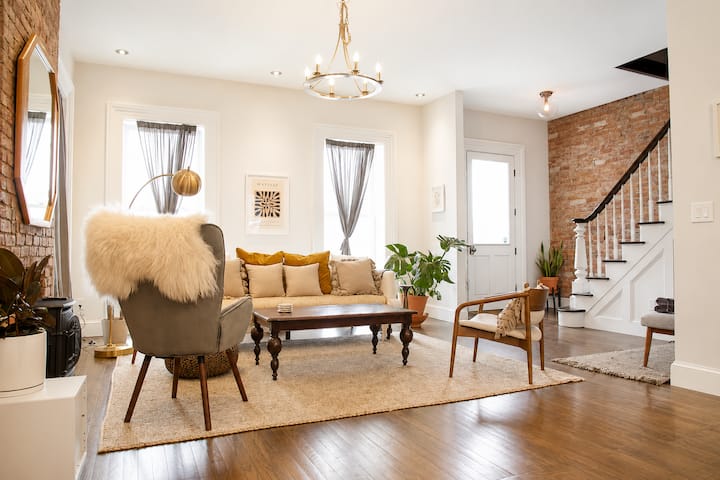 The Brickhouse ~
Walk To Town, Dog-friendly Home - Red Hook, NY