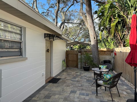 Top Airbnb: Azalea Home in East Forest Hills