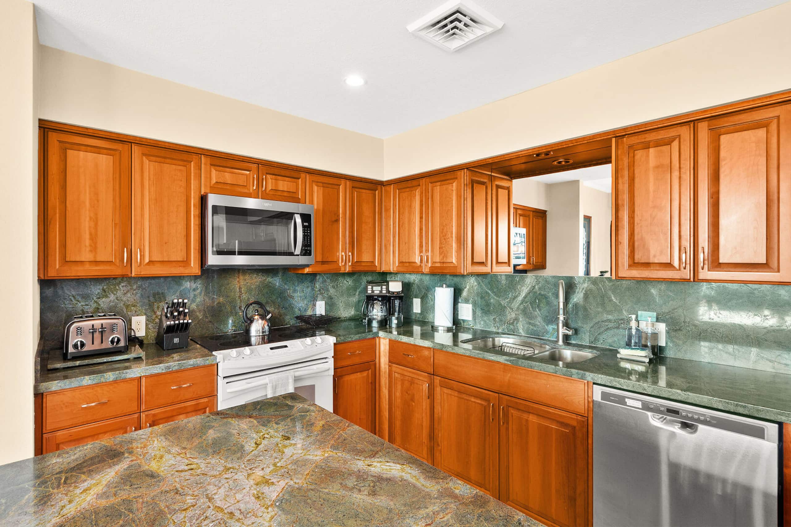 Condo in Kihei · ★4.9 · 2 bedrooms · 4 beds · 2 baths - Image 18
