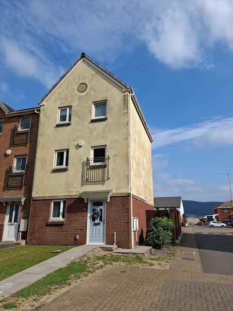 Driftmark Seaside Sunset
Aberavon Beach
4 bedroom