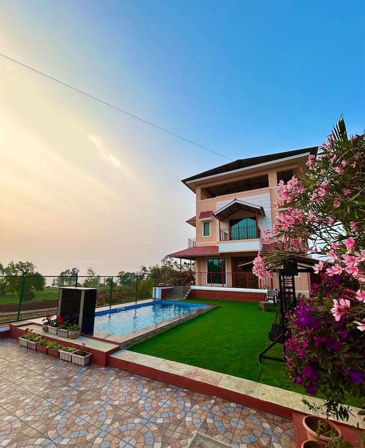 Thakur Villa Panchgani Swimming Pool & Jacuzzi’s - Wai