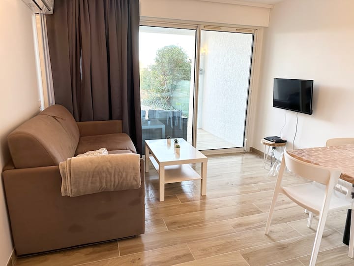 Chez Laura, Appartement Rénové, Plage à Pied - Grimaud
