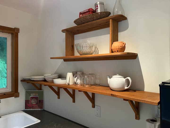 Sea Shanti Studio: Ocean View, Kitchen, Laundry - Roberts Creek