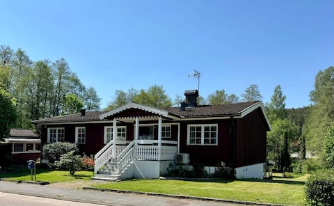 Isaberg: Skiing, cycling, golf. Large house 10+2 people.