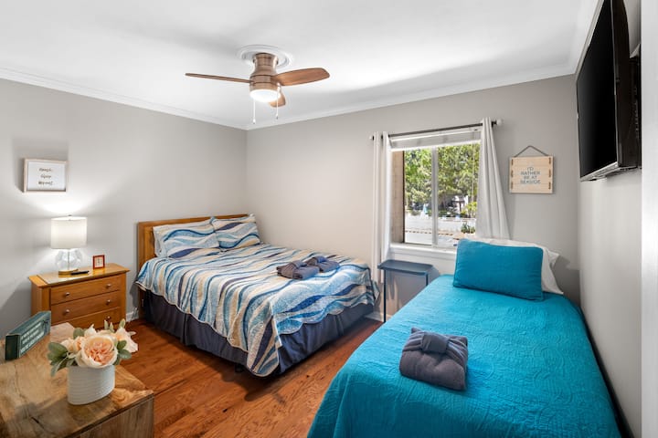A queen and a Twin bed make this room great for kids.  
