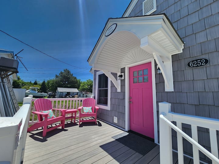 Ivy's Cottage- Renovated, In Town. Great Location. - Chincoteague, VA