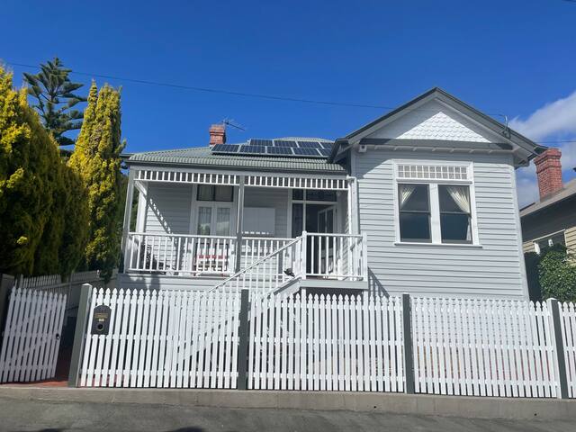 Wellesley Cottage, close to city and mountain