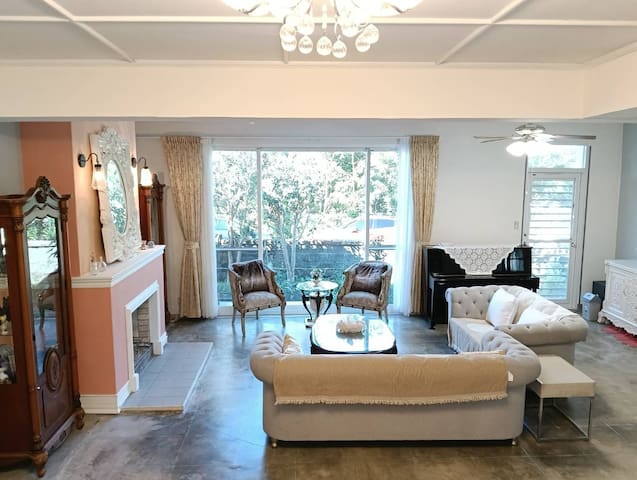 Rainbow Valley American House at Yangmingshan