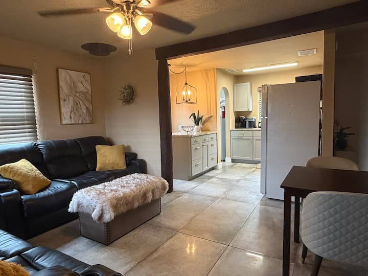 Modern Rustic North Valley Casita! - Albuquerque, NM