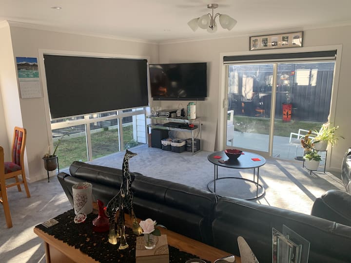 House 2 Bedrooms Own Bathroom Share With Owner - Invercargill