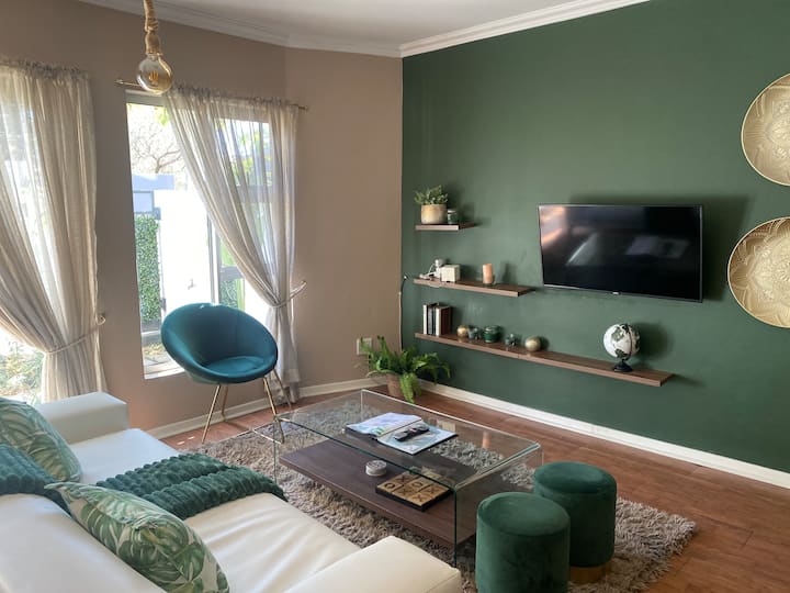 Splice Ivy Green In Award Winning Building - Johannesburg