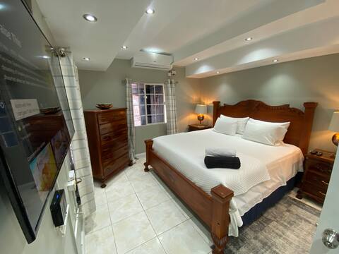 CW Palace. Wifi and Fully  Air Conditioning