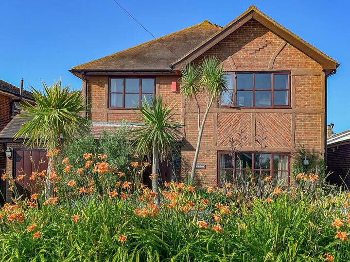 4 Bedroom Accommodation In Whitstable - Whitstable