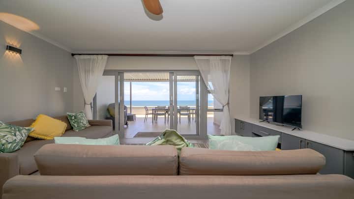 Family Beachside Apartment - Stunning Views ⛱ - Dolphin Coast