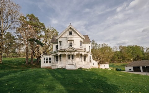 Sprawling Eclectic Farmhouse in Pastoral Bovina