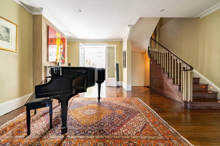 Surry Hills Crown 15 min walk to CBD 30 to Harbour gallery image 4